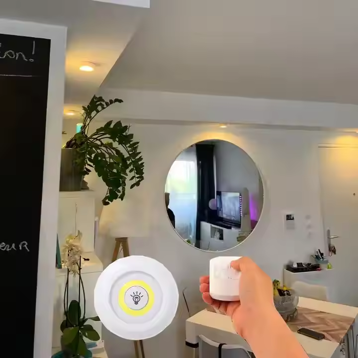 New mini LED night light with adjustable remote control